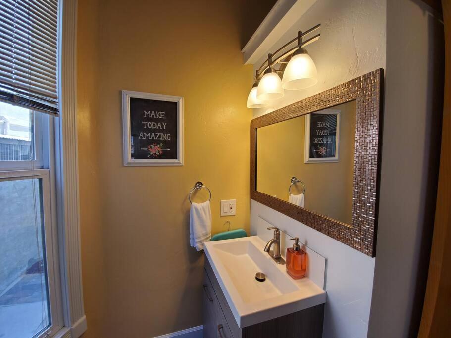 Centrally Located Studio And Cozy Place Perfect For Travelers And Couples! Located In San Diego Downtown! Perfect For Your Quick Getaway! Leilighet Eksteriør bilde